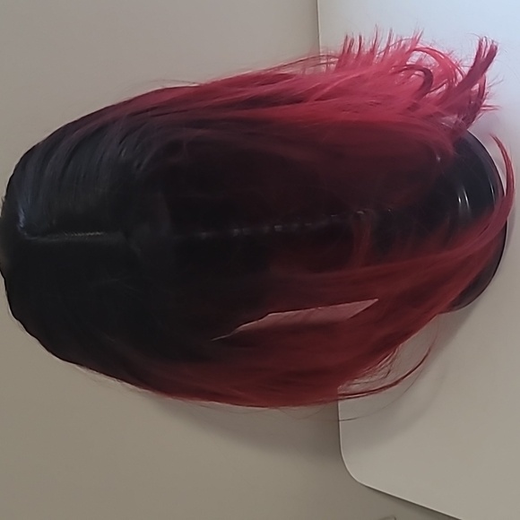 Wig - Picture 3 of 5